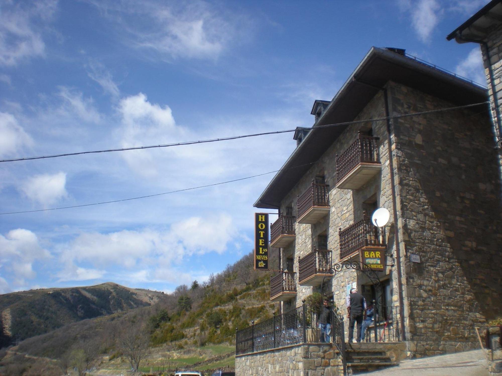 Hotel Las Nieves Linás de Broto Kültér fotó