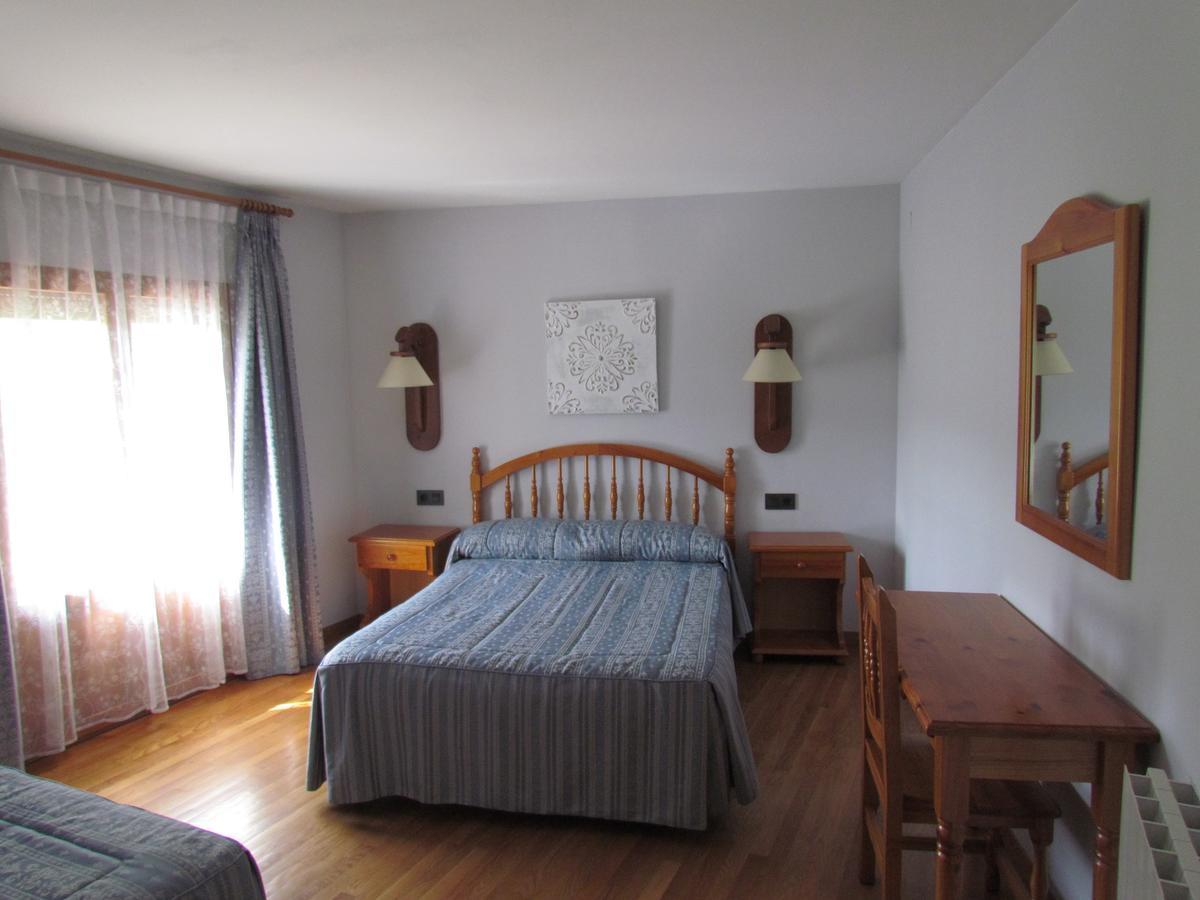 Hotel Las Nieves Linás de Broto Kültér fotó