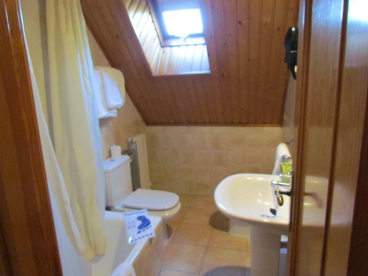 Hotel Las Nieves Linás de Broto Kültér fotó